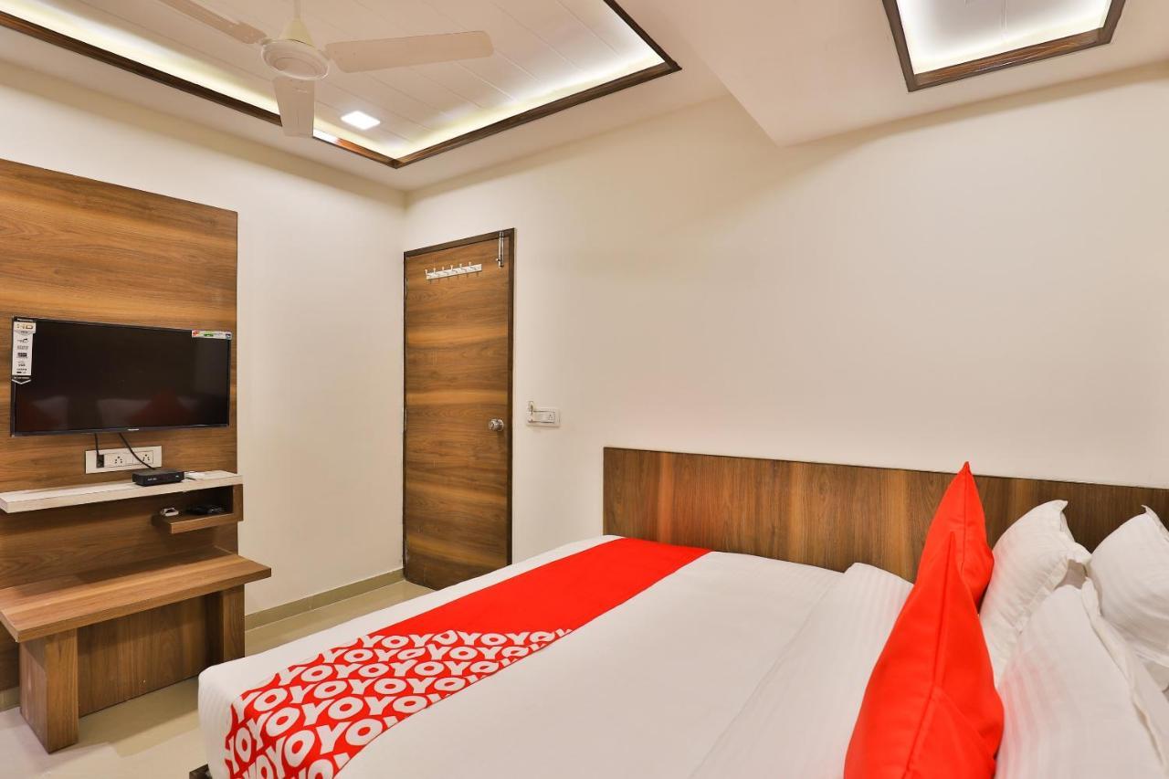 Oyo 24950 Hotel Shree Balaji Residency Ahmedabad Exterior photo