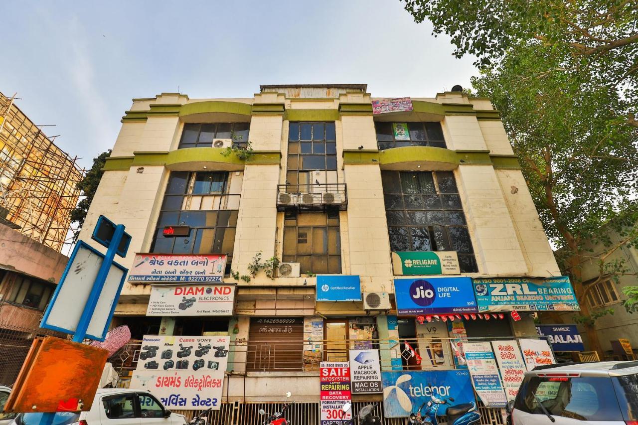 Oyo 24950 Hotel Shree Balaji Residency Ahmedabad Exterior photo